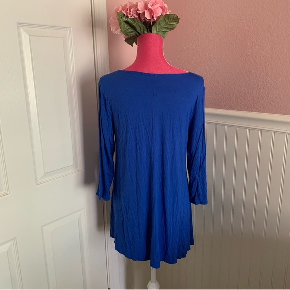 Women’s Thin Royal Blue 3/4 Sleeve Tunic size 2XL but fits more like an XL - Picture 4 of 5
